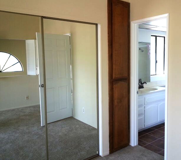 East Side Costa Mesa Town Home Bathroom